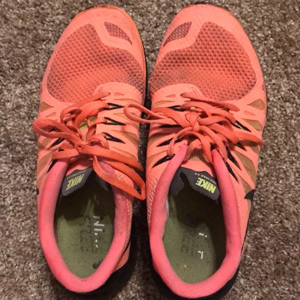 nike tennis shoes